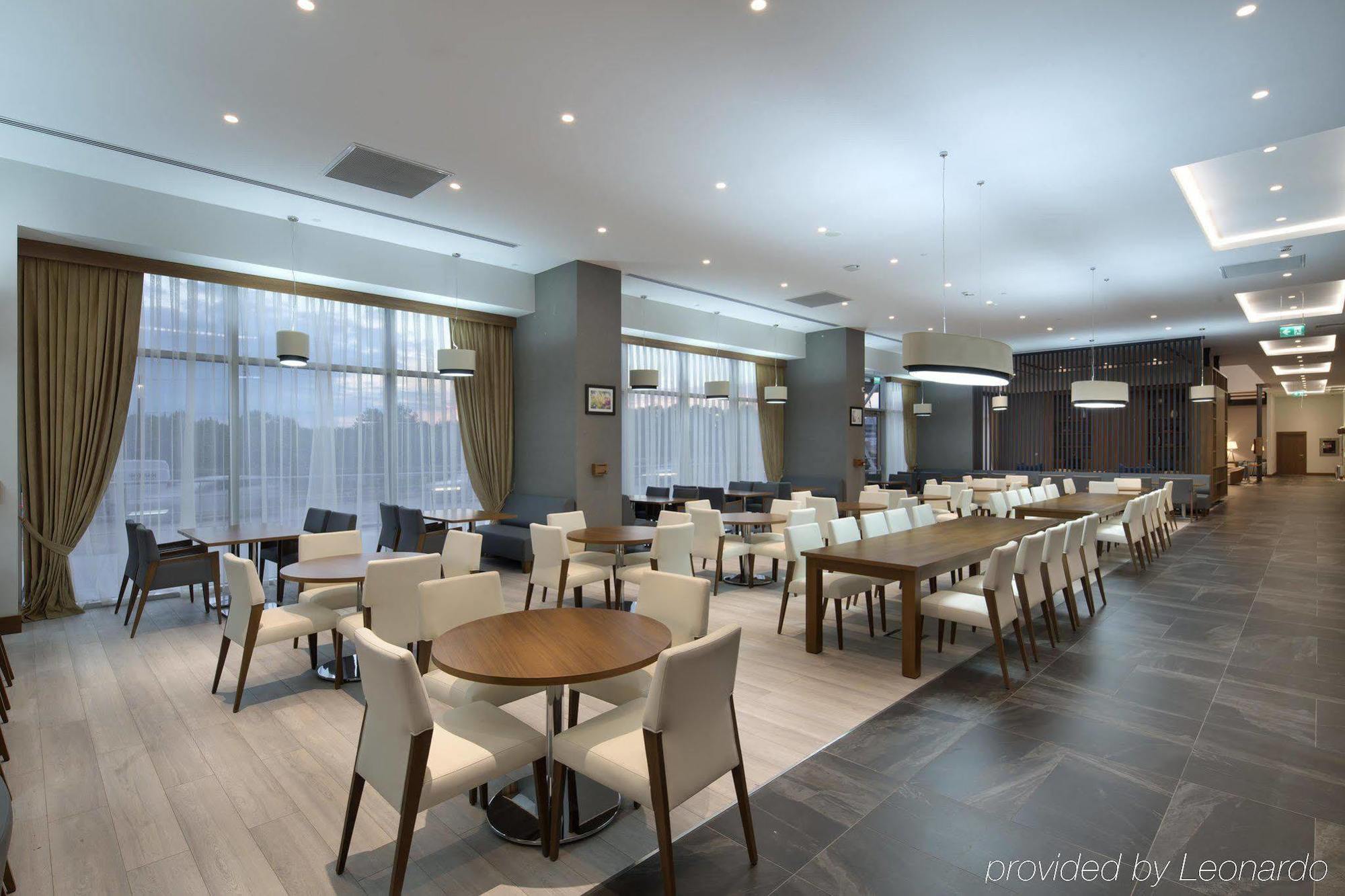 Готель Hampton By Hilton Kocaeli Symbol Екстер'єр фото