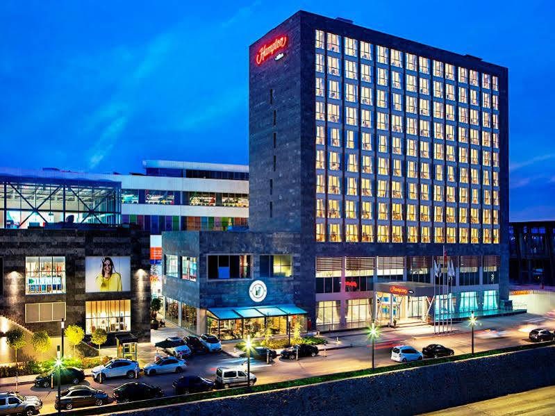 Готель Hampton By Hilton Kocaeli Symbol Екстер'єр фото